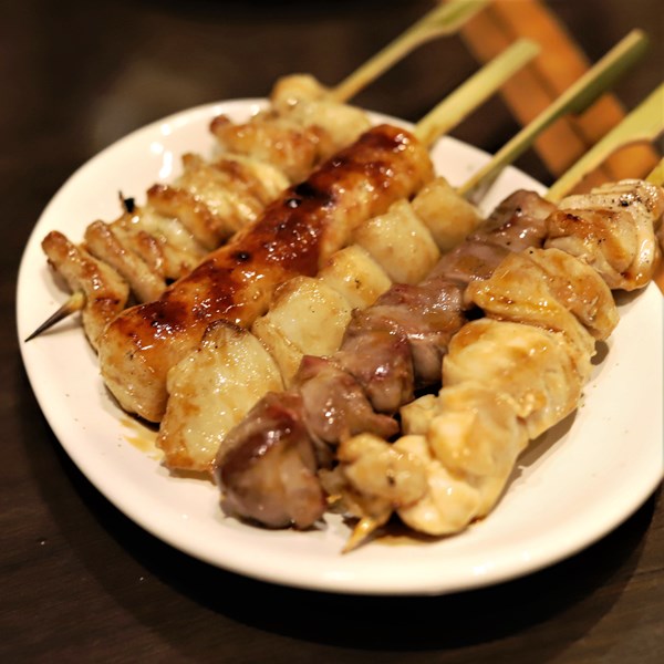 のんびりと高知で : 釜飯と串焼「とりでん」で晩ご飯がてら一杯飲んだ