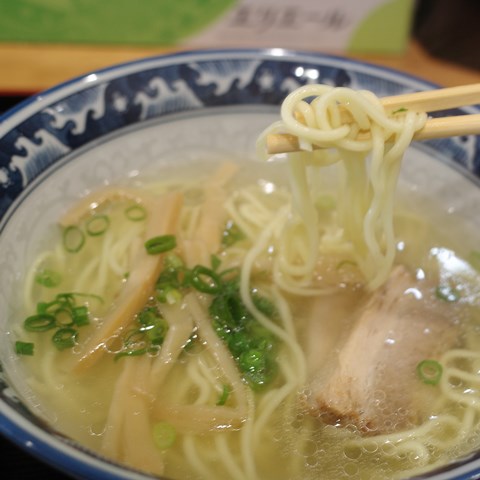 R0008351