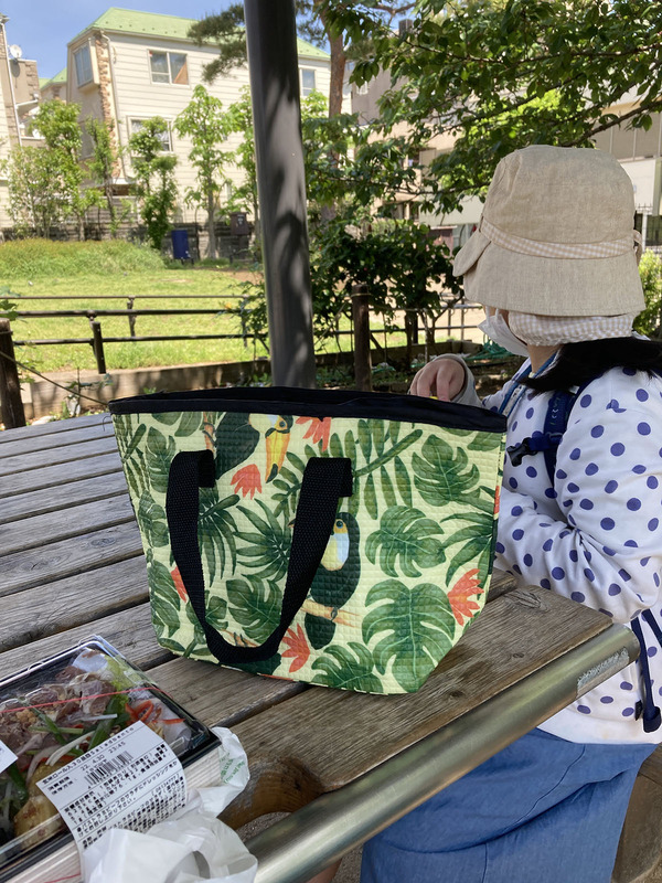 公園でごはん