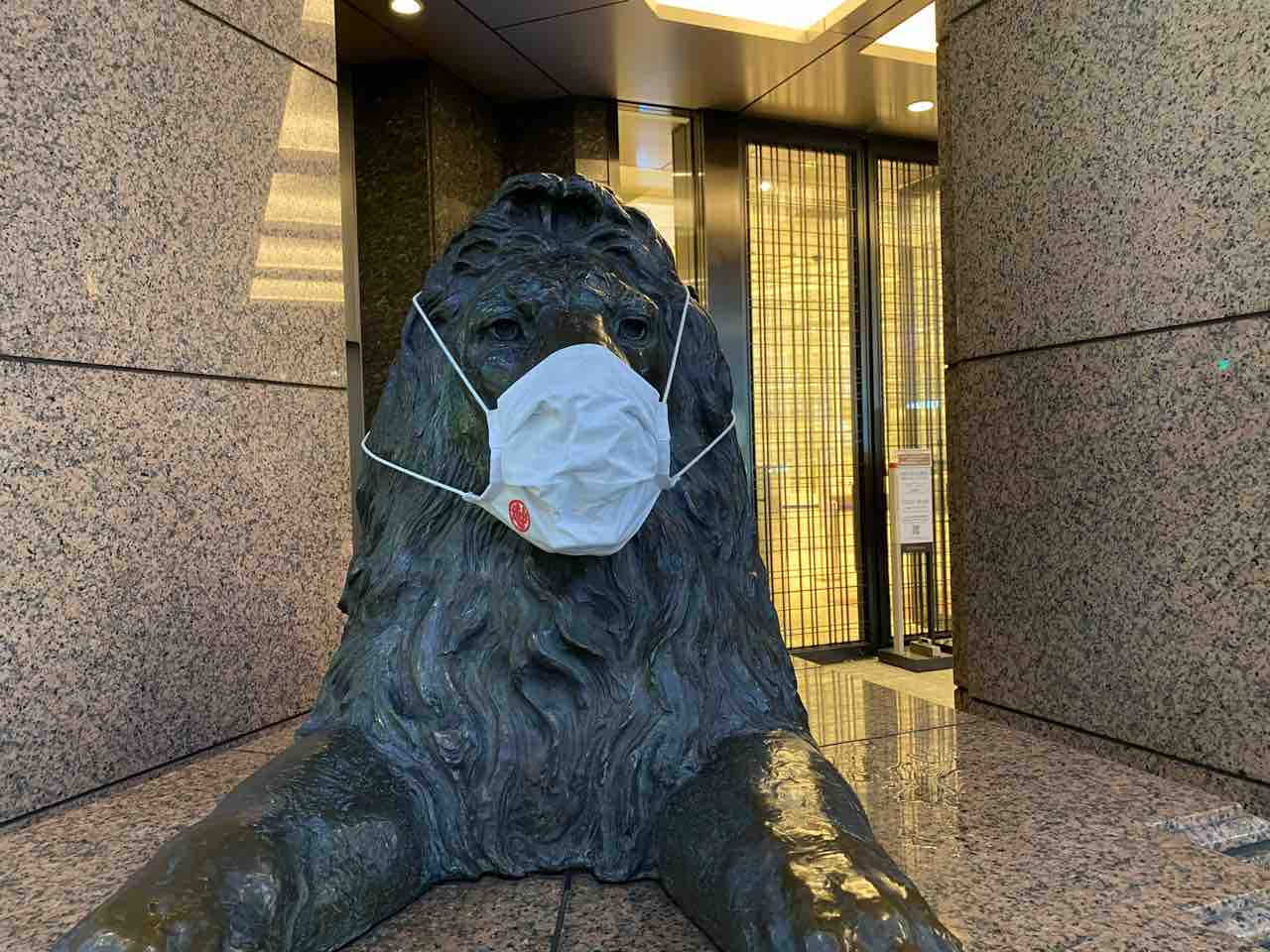 夕方の銀座三越のライオンマスク ボルボの走る街 ときわだいら 2 夕方の銀座三越のライオンマスク ボルボの走る街 ときわだいら 2