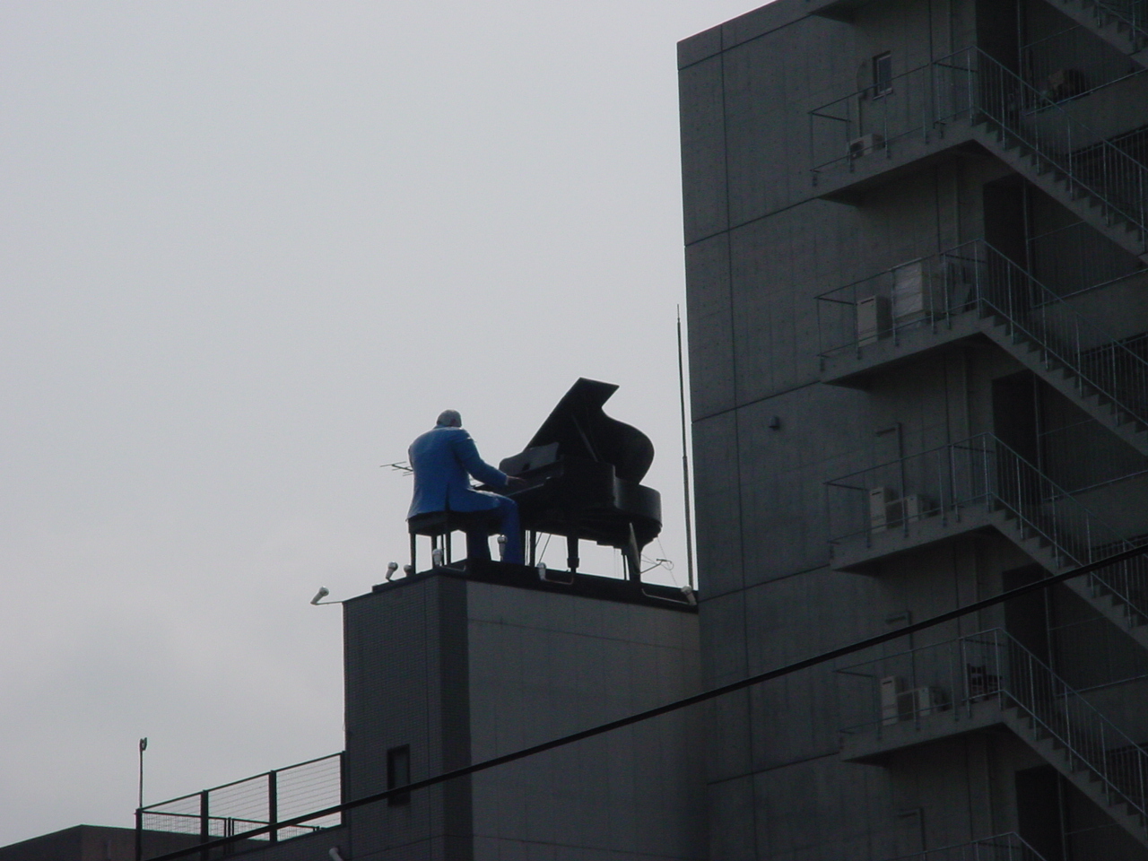 ビル屋上のレイ すごいよ きびす屋 マサルさん