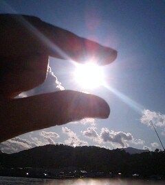 つまんだ太陽