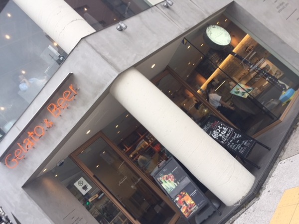 レイモンドオーガニックカフェ 入口