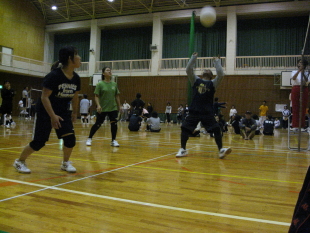 トスを上げるまさやん
