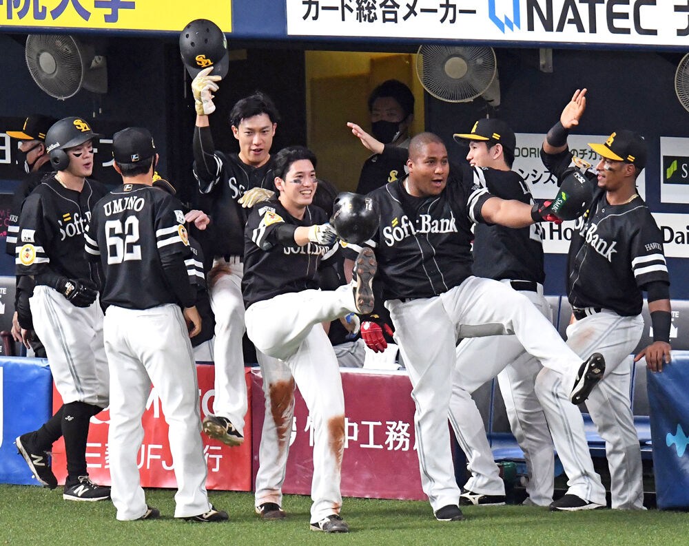 ここまできたら4連勝 ソフトバンク2年連続の巨人スイープに現実味 デスパイネ 自分のすべてを懸けているよ ホークス速報 なんj