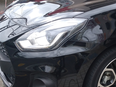 03__Xperia10_Crop1