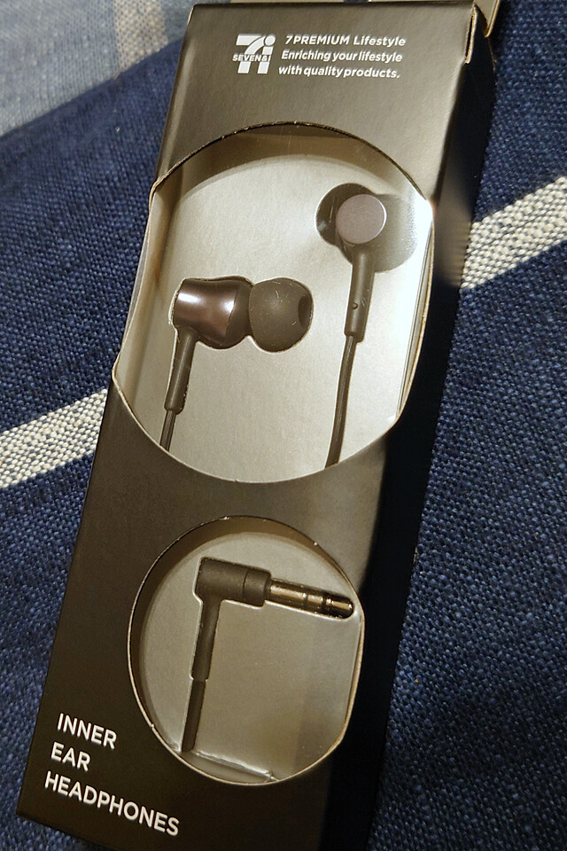 セブンプレミアムライフスタイル インナーイヤーヘッドホン HA