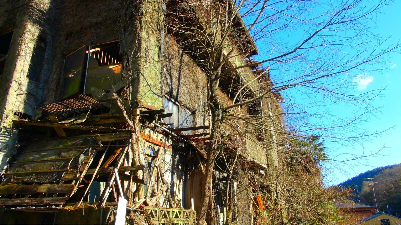 京都 廃美術館 廃墟の中のおかると