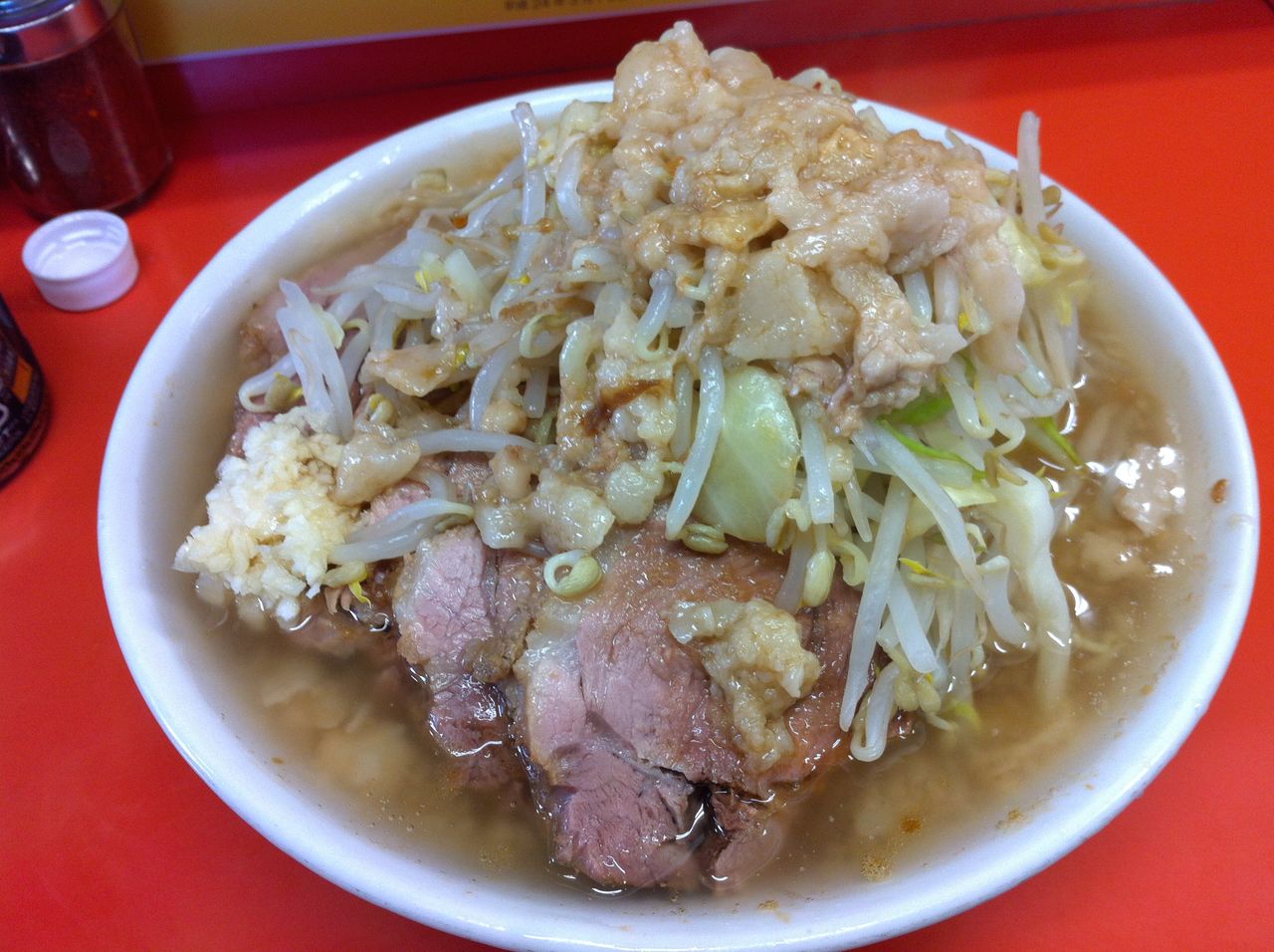 もう小豚ムリかも ラーメン二郎 神田神保町 本日のラーメン二郎