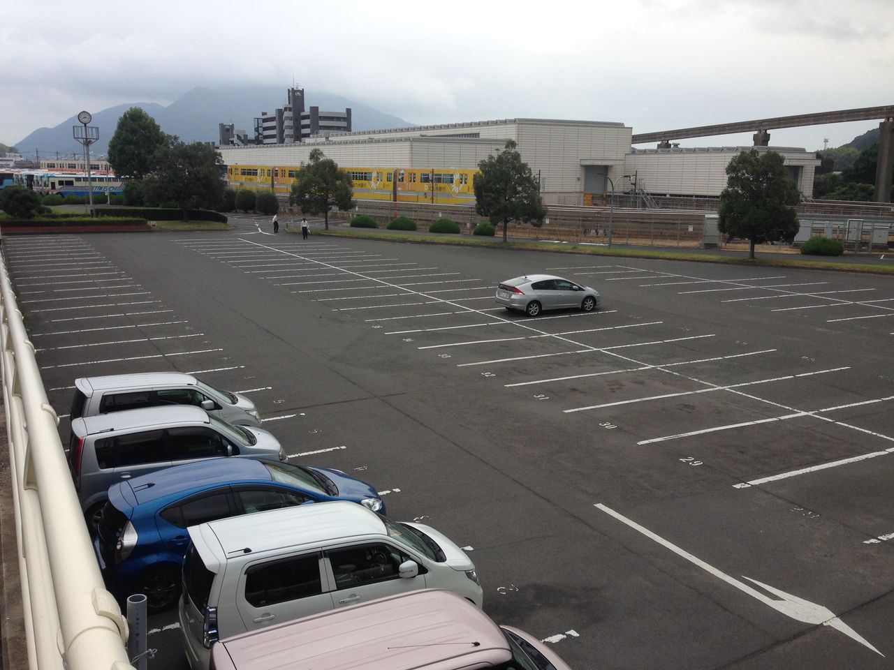 小倉競馬場 企救丘駅前無料駐車場に車を駐車してみた話 マスクトさんの一口馬主ブログ 出ムチ柳発特急電車