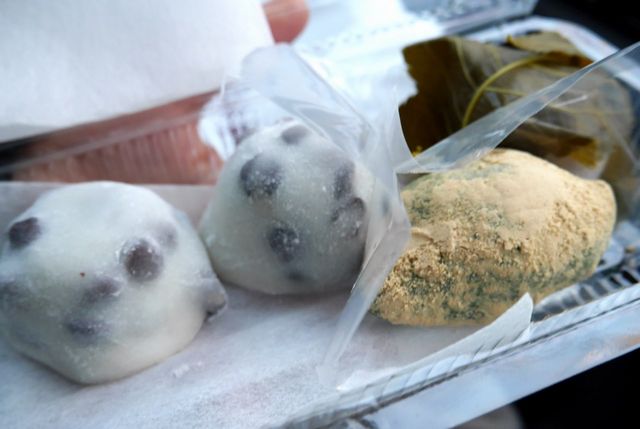 出町ふたばの豆餅をいただく M A D もうアタシ ダメ