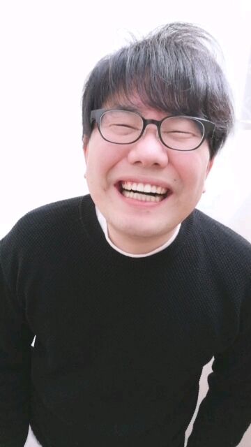 星野源が笑うと石破茂に!? ペアーズのプロフ写真をとりなおし!01