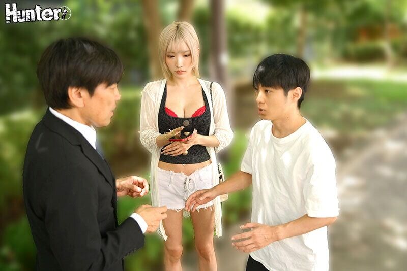 春陽モカ 騎乗位 巨乳スレンダーギャルをおっさんから守ったら、お礼にと手を引かれて連れてこられたのはラブホ。男を虜にする
