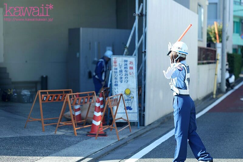 翔乃そら 3P・4P 史上最も幼くエッチなAカップ合法ロリ交通警備員 AVデビュー