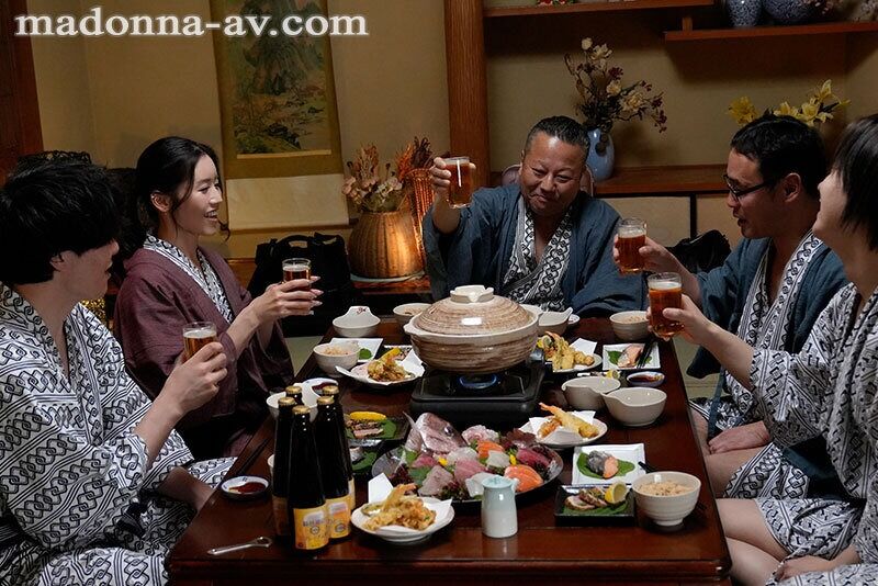 宮下華奈 温泉 中途の人妻社員が肉便器と化すまで、部署全員で輪◯し続ける温泉旅行。