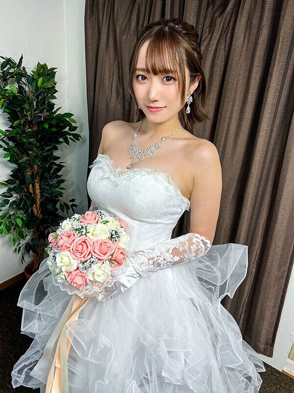 巨乳 【最初の男VS最後の男】新郎がみたら気絶モノ。花嫁ほのかちゃん（25）結婚前最後の浮気SEX映像。ウェディングドレ