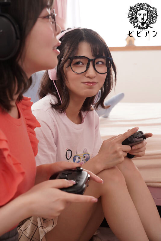 倉本すみれ コスプレ レズキス