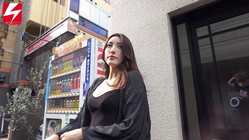 ハメ撮り 「もうホテル入ろっ…」マッチングアプリでゲット！ セクシー美人妻は即効型の都合のイイ絶倫ビッチだった。 盛り妻