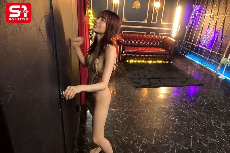 ガチムチ男まみれのおまこイカセ部屋に10時間とじ込められたプチカワ少女 未歩なな