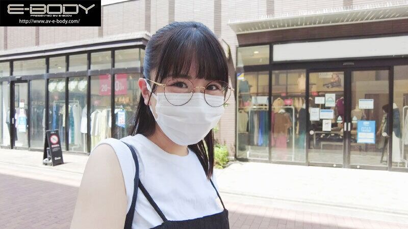 柏木こなつ 美少女 初めて出来た彼女を脱がしたら… 着衣からは想像できない色白美巨乳だしメガネ姿からは想像できない可愛い