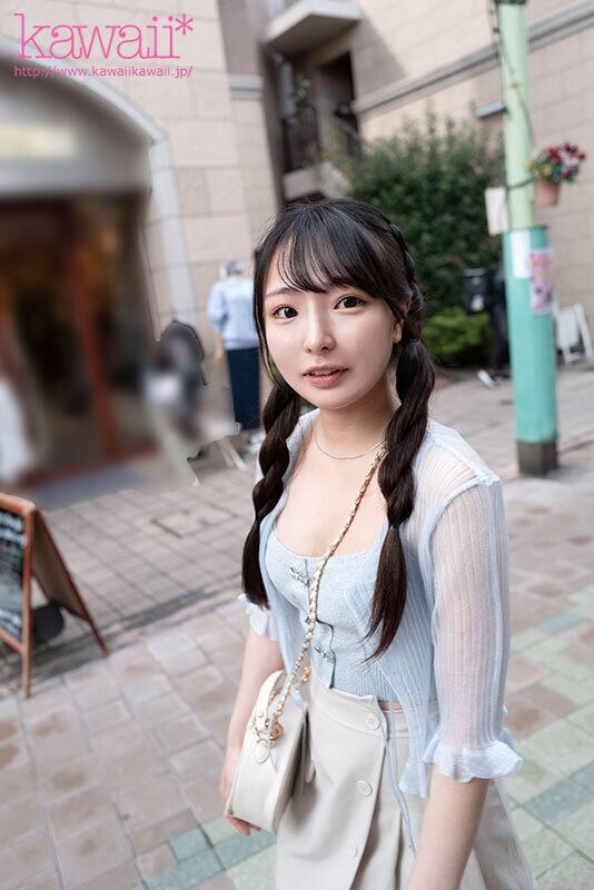 平山羽那 美少女 山形から遊びに来ていた無垢で世間知らずな田舎娘に街頭えちえちインタビューしたら手応えあり！強引に言いく