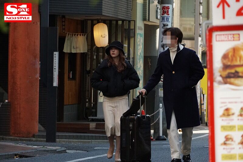 三上悠亜 即ハメ 「えっ！ここでヤルの？」三上悠亜に一ヶ月密着して隙あらばいきなり即ズボッ！ 前代未聞ドッキリAV大作戦