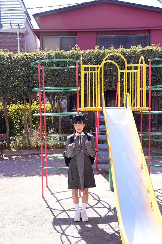 潮吹き 熱帯産美少女 お日さまみたいに笑う褐色の妖精 汗ばんだ前髪とパンティに隠れた未発育のアソコをエゴ丸出し悪戯心で犯