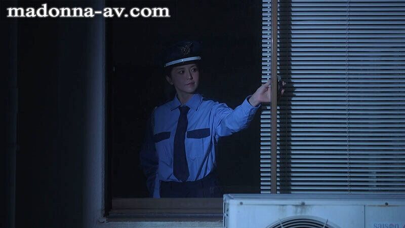 木下凛々子 熟女 夜間警備の巡回中、潜んでいた不法侵入者たちに滅茶苦茶に輪◯された人妻