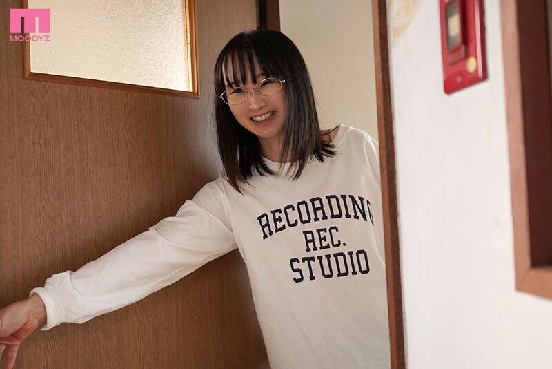 清乃みより デビュー作品 脱いだら美乳Fカップ ウエスト52センチ、厳格な家庭で育ったお嬢様はめちゃくちゃに犯◯れたい。