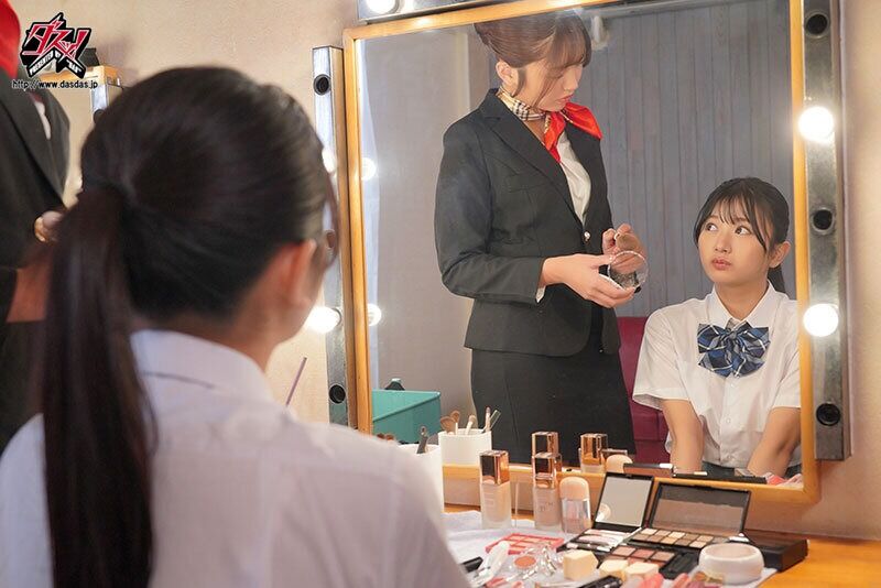 北岡果林 レズキス ぷるつやリップと舌が溶け合うねっとりレズキスで長身美人BAにレズ堕ちする華奢美少女 木下ひまり