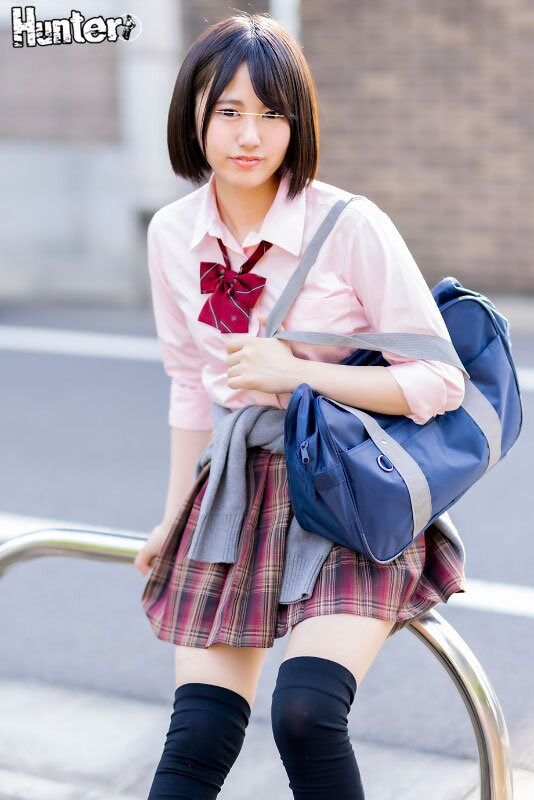 学生服 超ラッキー！登校拒否のボクがいじめっ子クラスメイト女子たちと数珠繋ぎSEX！ヤバいと思った女子はボクが許すまで何