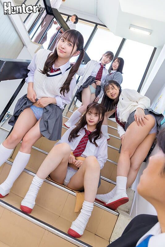 中出し 確変モテ期突入！2週間の教育実習でモテすぎたボクは教え子たちと学校中でこっそりエッチしまくり！ボクの精子を巡って