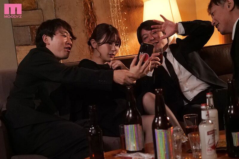 葵いぶき 淫乱・ハード系 法事同窓会NTR ヤンチャな過去を持つ妻が6年ぶりに仲間の法事で地元に帰った 再会した地元のゲ