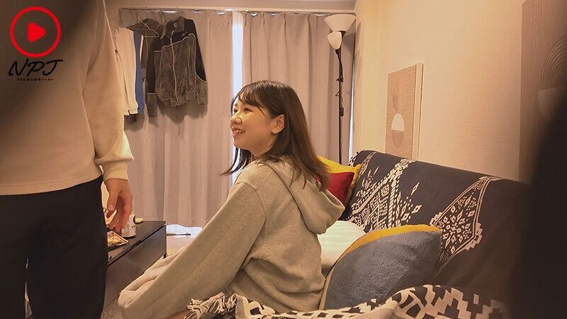 美少女 〇ー〇ーイーツは自由勤務だから「ナンパしていいんじゃない?」 巨乳配達員をその場でナンパし家に連れ込み盗撮 口説