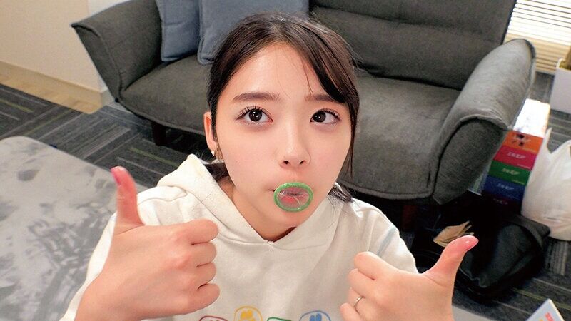 ナンパ 素敵な人妻が「童貞チ◯ポにお口だけでコンドーム装着」に挑戦！ノーハンドで童貞デカチンを夢中で咥えたご無沙汰な奥様