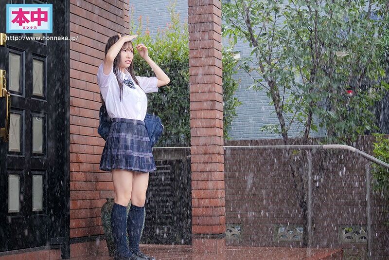 鈴の家りん 中出し 濡れ透けJ◯が自宅の軒先で勝手に雨宿りしてたので中出しレ×プ