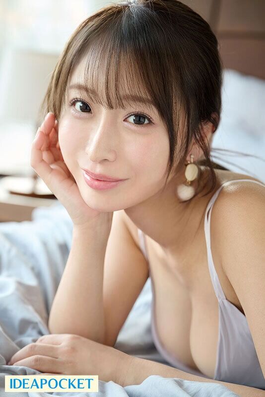 花咲澪 お姉さん 妻の浮気を知り女性不信になった俺は息子を世話するおっとり癒し系保育士さんに誘われホテル密会…見た目から