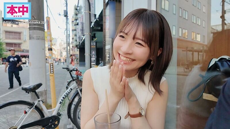 一度関係があった可愛いカフェ店員と3年ぶりに再会したら人妻になっていた。もう一度しないと誘ったら最初は断られたけど押しに弱いのは変わらずで… 1度だけの約束でホテルで朝までめちゃくちゃ中出ししまくった。初めての朝帰り不倫 東條なつ