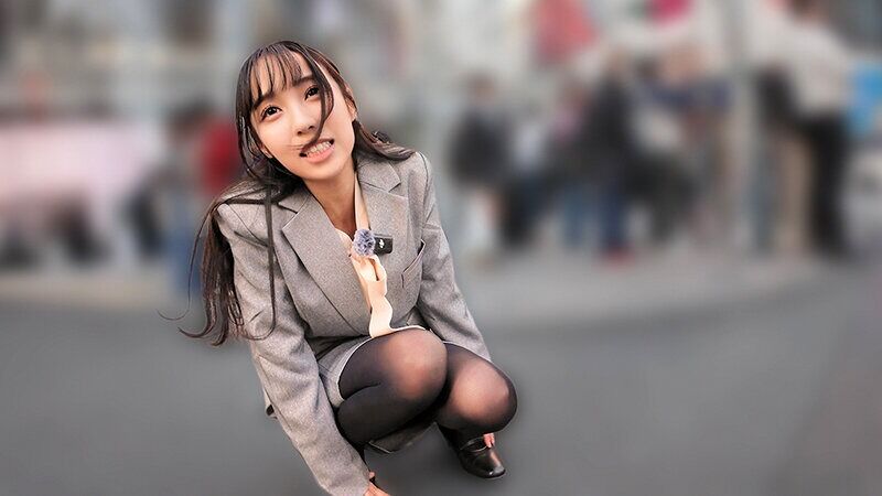 巨乳 素人美少女とリモコンバイブお散歩ー黒パンスト敏感キャリアウーマン編ー「もう我慢できません…//」人ごみの中、黒パン