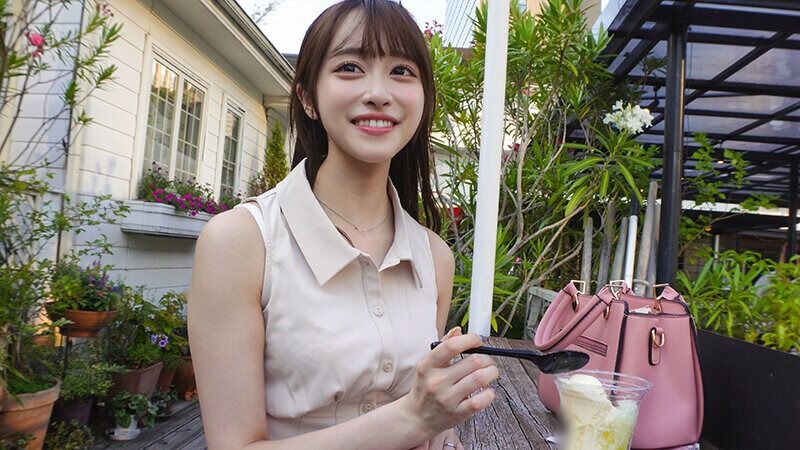 スレンダー 【モテ顔レベル99】愛に飢えた新婚若妻26歳 独りの寂しさを埋めるリアルSEXで性解放。痙攣潮吹きヨガリ狂い