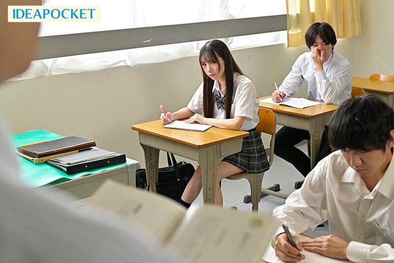 佐々木さき 女子校生 仕事終わり制服リフレを呼んだら自分の教え子が…。 お互い弱みを握った教師と生徒の背徳的でイケナイ関