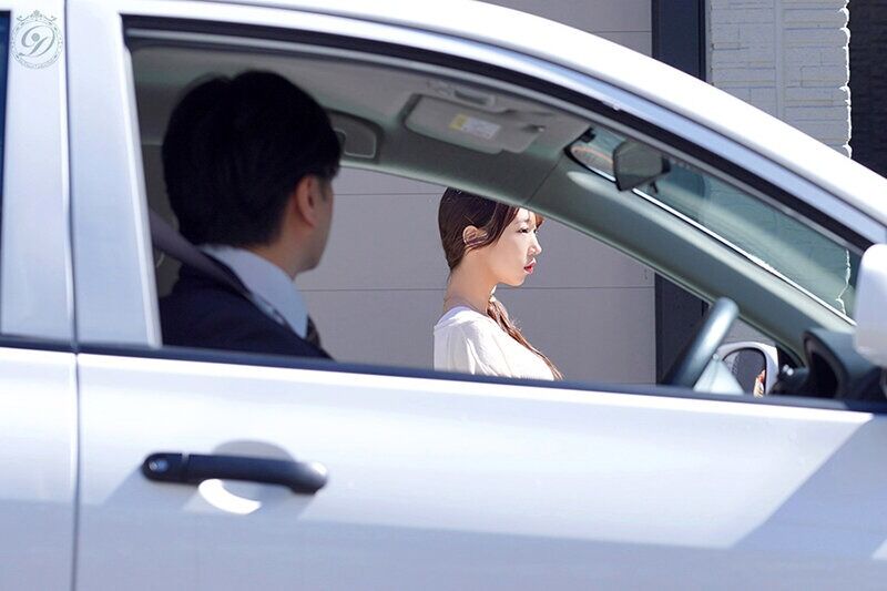 与田りん 中出し 営業ルートでいつも見かける人妻と勤務時間内不倫に至るまで。