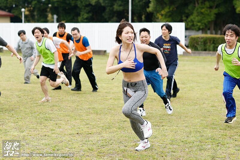 夢実かなえ ぶっかけ 3泊4日の合宿に引率した人妻は、気が狂うほどレ×プされ続けるー。 【走って捕まって犯◯れて、走って