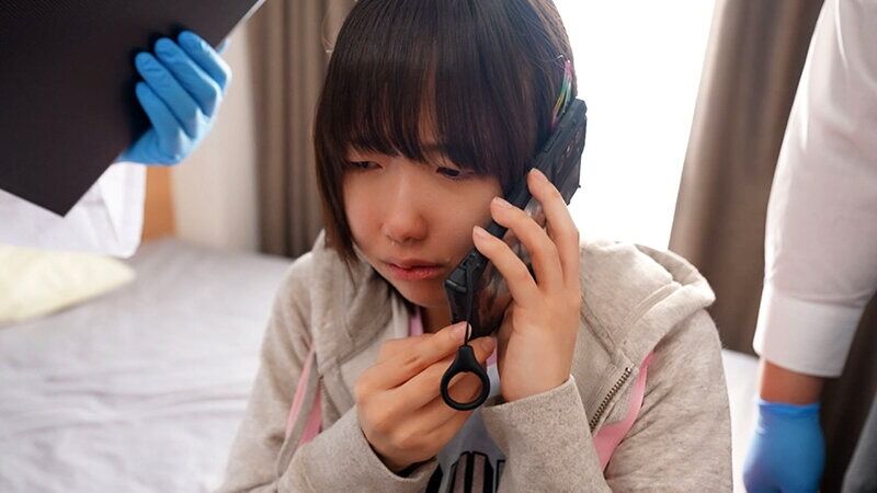 谷田かりな 3P・4P 低身長140cmの炉利娘で媚薬拘束痙攣人体実験「母に連れられて怪しい治験バイトに来ました。」ミニ