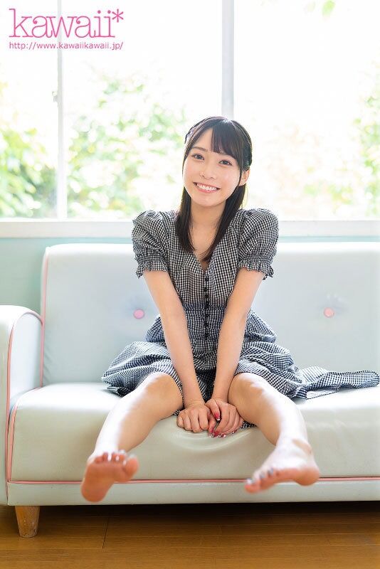 杉咲麦 美少女 押しに弱い自分を変えたくて自らAV応募 お願いされたら断れない…？ 澄ました顔して性欲めっちゃ強いお人好