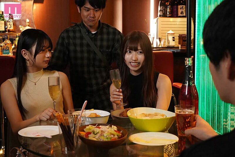 逢沢みゆ キス・接吻 元カノ相部屋同窓会 5年ぶりに再会した元カノ2人と飲んだらお酒に酔って昔の恋話が再燃！終電で帰して