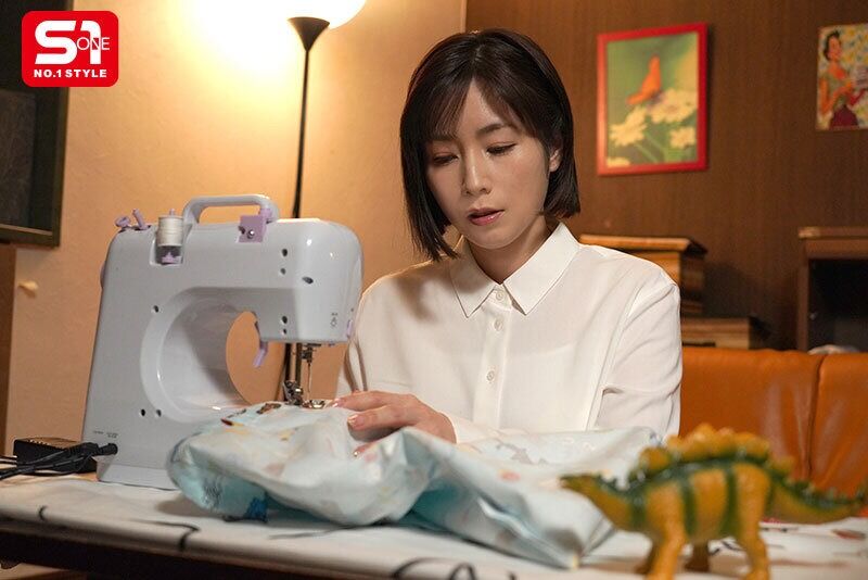 奥田咲 お母さん シンママは子供が寝た後のパパ活で媚薬使って現実逃避エクスタシー