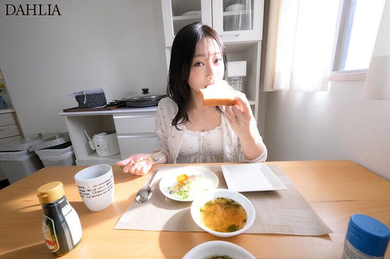 三葉ちはる 中出し 最高の奥さんと、初めてのリアル妊活中出し。緊張ドキドキ密着ハメまくり結婚性活へようこそ!