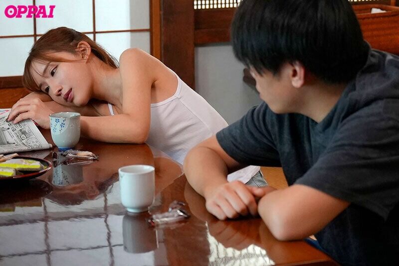 楪カレン スレンダー ‘妹は兄のモノ’という田舎の因習で、俺専用の射精係になった巨乳義妹へ毎日10発中出しする夏休み