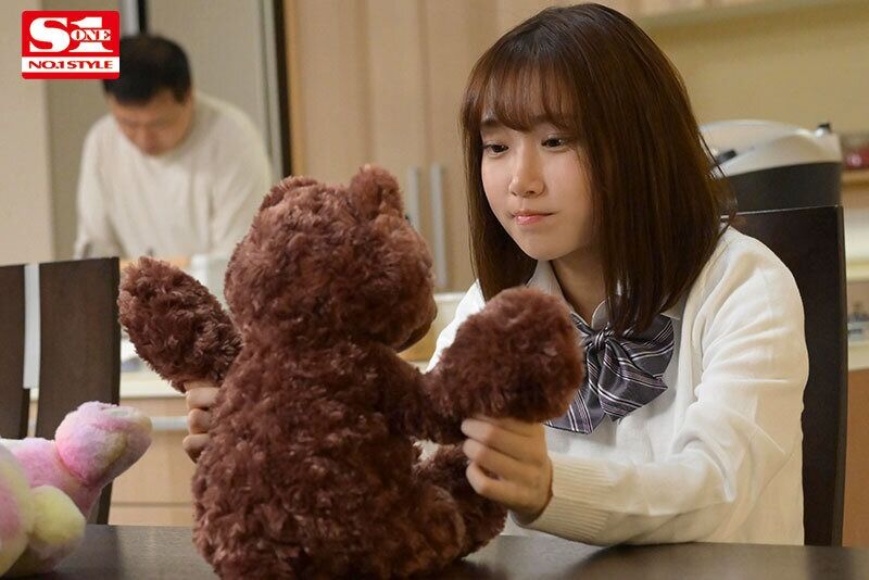 安達夕莉 美少女 「お風呂はお父さんと一緒がいいもん！」乳だけは大人に実った甘えんぼう連れ子と刺激的すぎる密着バスタイム